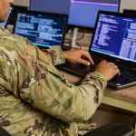 特朗普政府将更积极地利用私营企业参与网络安全斗争-圈小蛙